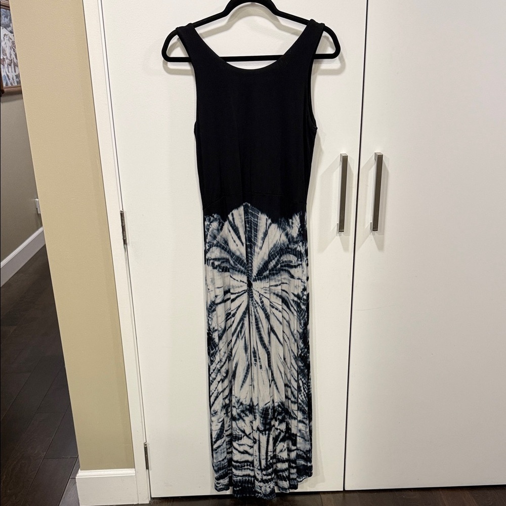 Black and White Tie-Dye Maxi Dress - Picture 2 of 2